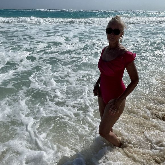 Meet your Posher, Marilyn - Picture 2 of 2